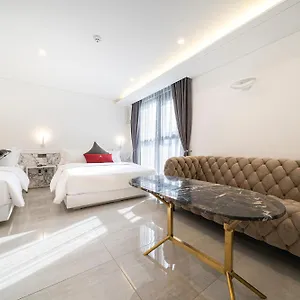 The Jongno Hotel